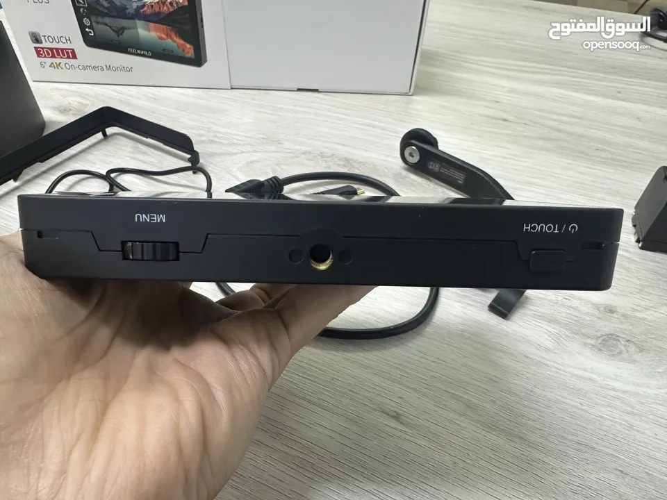 مع تخفيض السعر ( شاشة Feelworld F6 Plus 5.5 بوصة تعمل باللمس بدقة 4K HDMI )