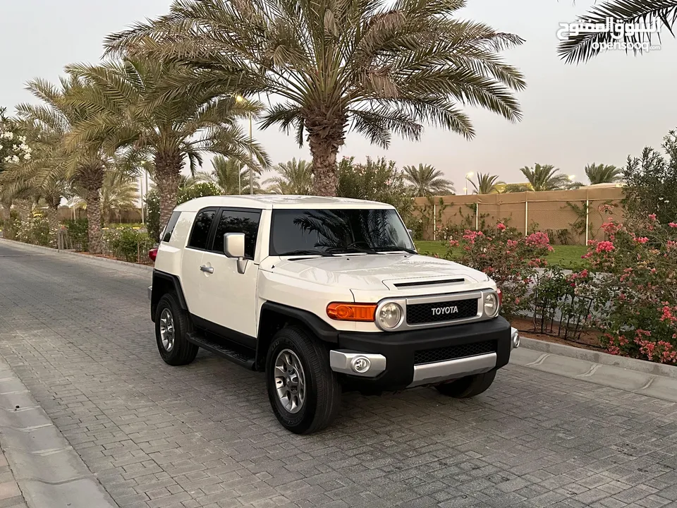 FJ GXR V6 GCC 2013 price 53,000 AED