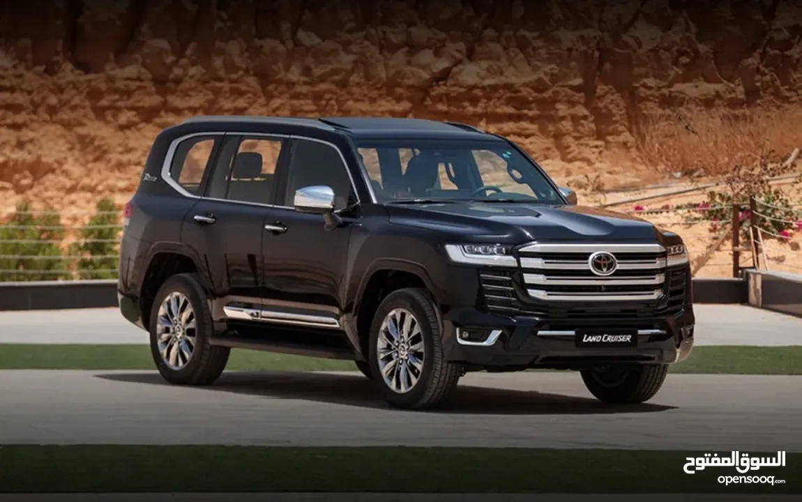 Land Cruiser 2023 at the best price / at the best quality at Diamond rent a car office