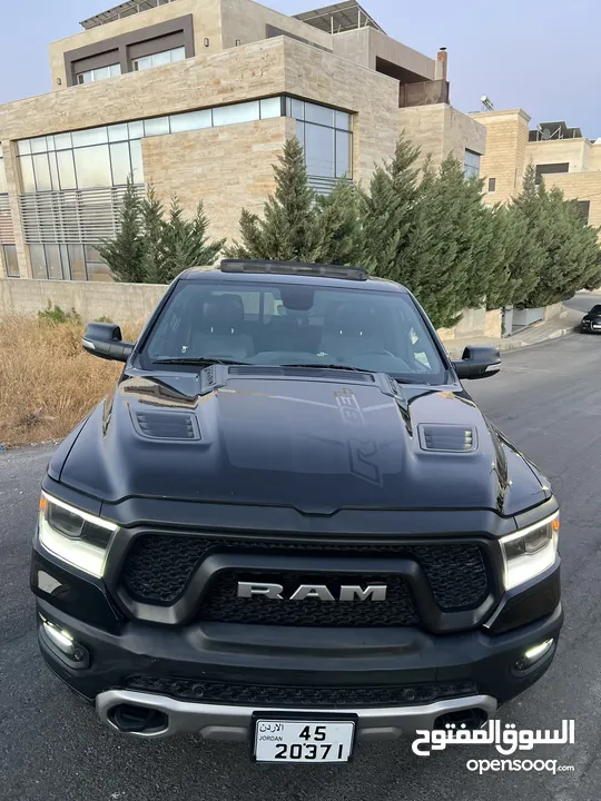 Dodge RAM rebel 1500 5.7L