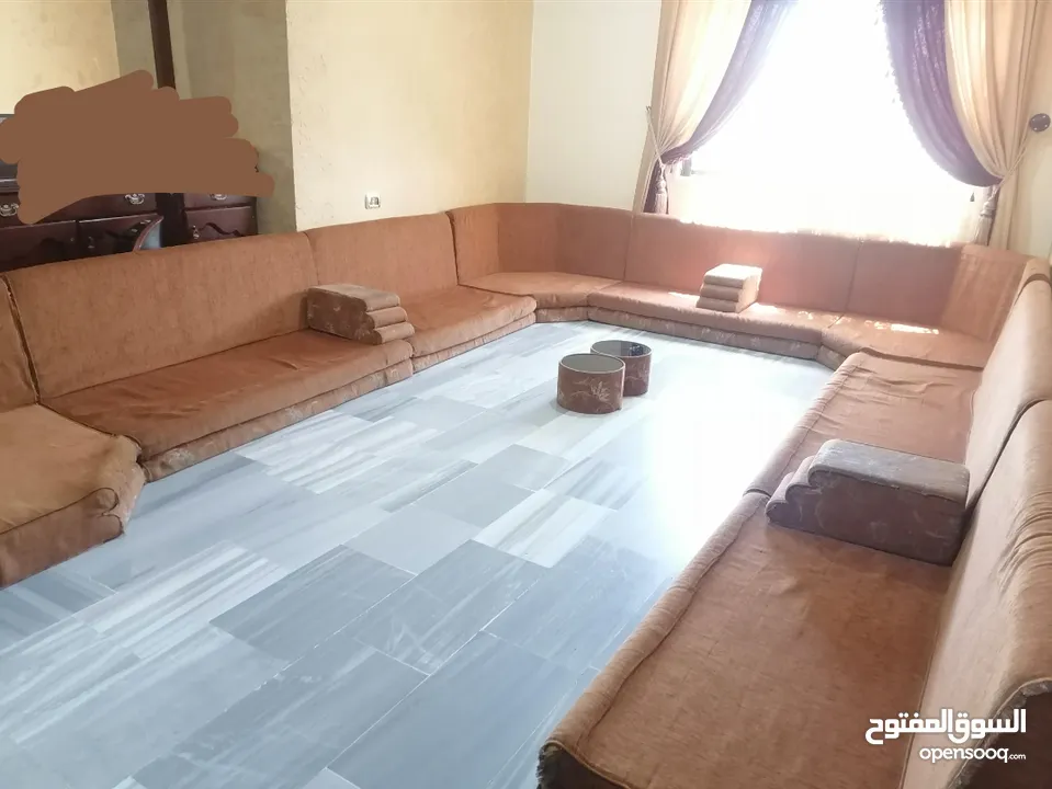 مجلس عربي كبير سعودي 16 مقعد  للبيع