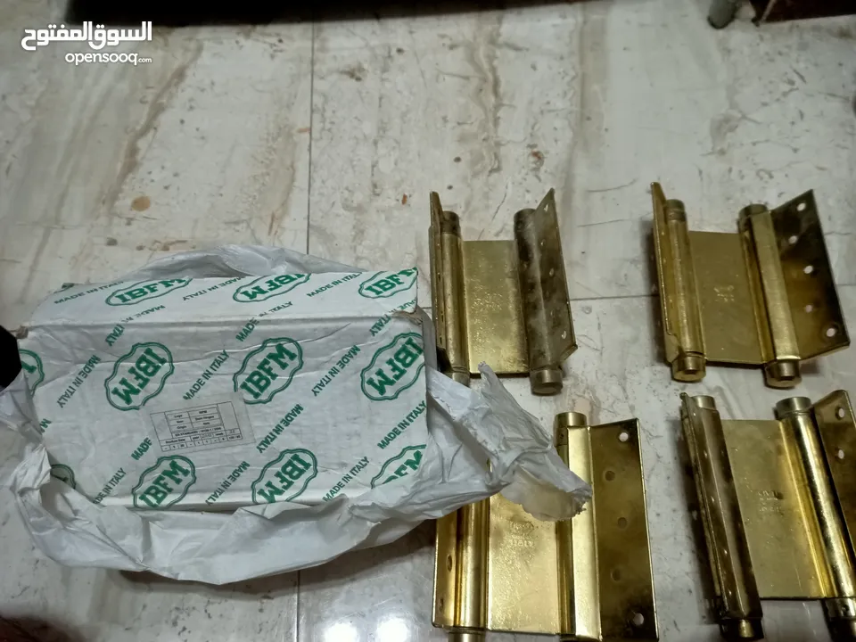 باب مروحه مستعمل  +مفصلات نحاس  جديده  للبيع