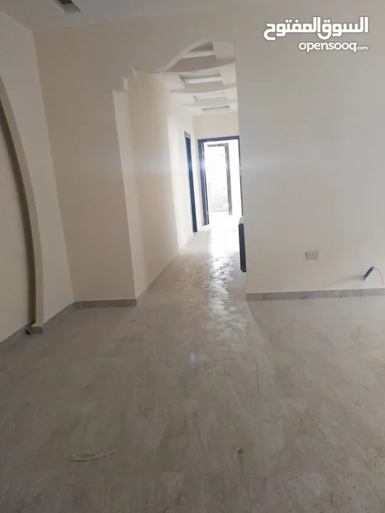 شقة للبيع في البيادر بجانب الجامعة التقنية