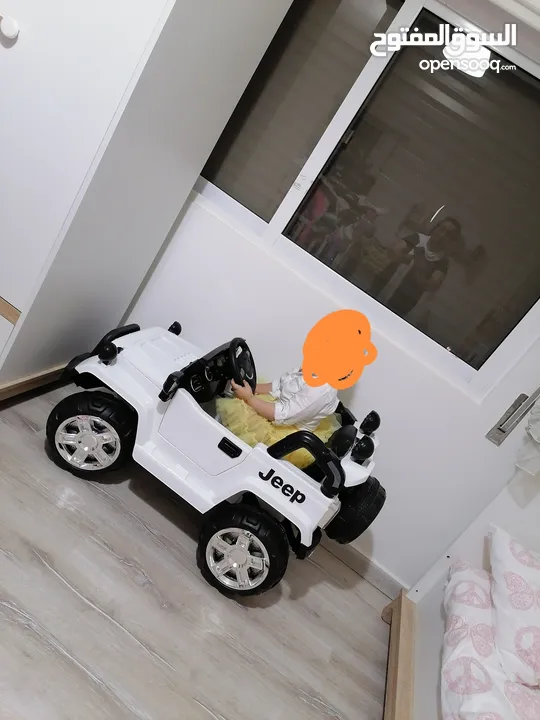 سيارة أطفال للبيع
