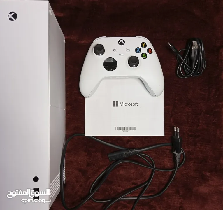 XBOX (series S) 500 GB SSD بحالة الوكالة  نضيف جدا واستعمال خفيف