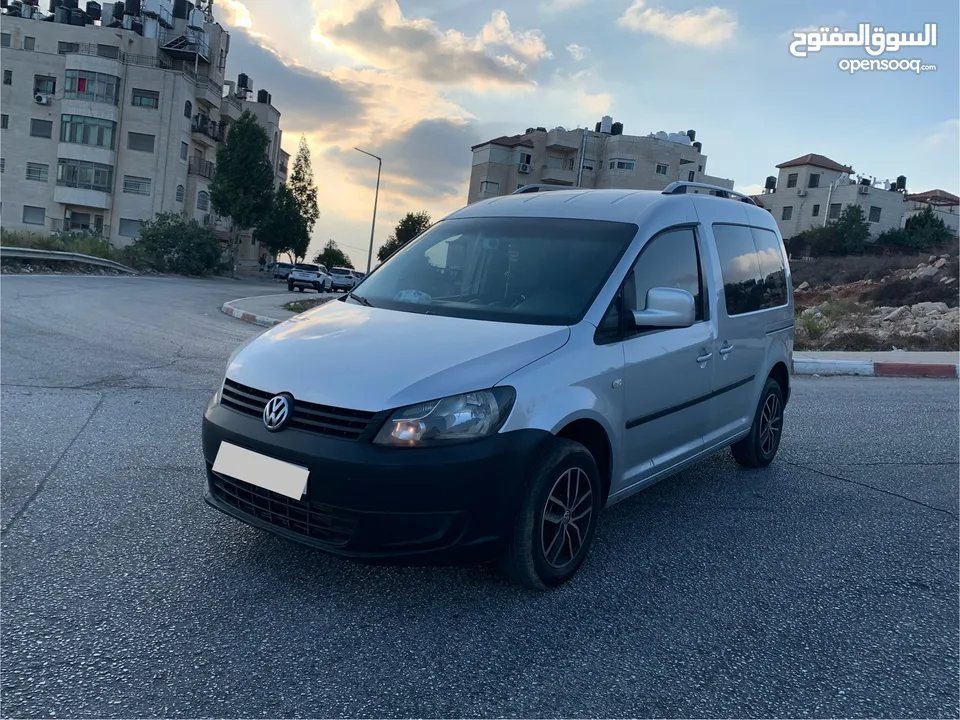 Caddy شصي قصير 1600 ديزل جير عادي ب الورقه اغلبها دهان شركة