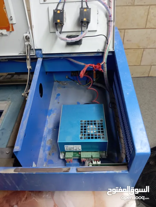 ماكنة سي إن سي الحفر على عل الخشب والمودة الاخر