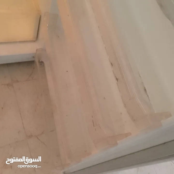 ثلاجه دايو نظيفه تبريد قوي و محترمه