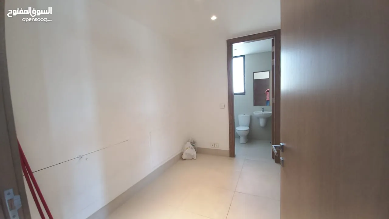 شقة شبه مفروشة للايجار في عبدون  ( Property 38334 ) سنوي فقط