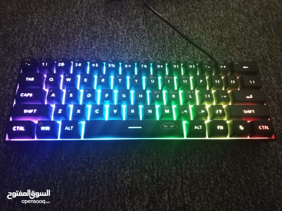 كت العاب للهاتف كامل (كيبورد+ماوس+ماوس باد+usb hub+ستاند) كت كامل للهاتف والتابلت تقدر تشتري شغلة