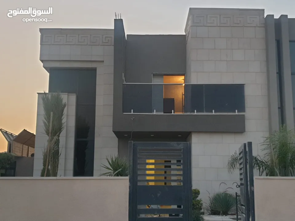 زجاج وألمنيوم