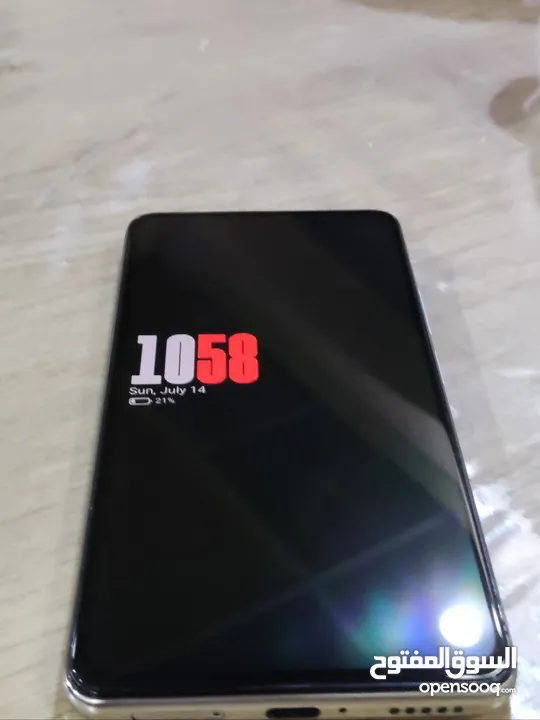 Poco f3 5g.   256gb.    8 ram   الموبايل نضيف معاه كل الاكسسوارات (باكيت،كفر ، الشاحنه الأصلية )