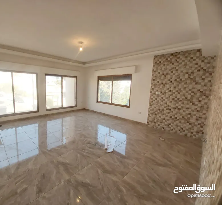 شقة جديدة للبيع 85 متر  قرب شارع عبدالله غوشة