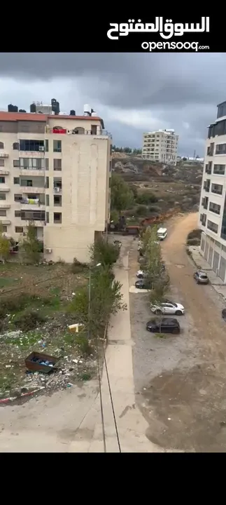 شقه للبيع في منطقه بيرزيت مساحه 145متر السعر 90الف دولار