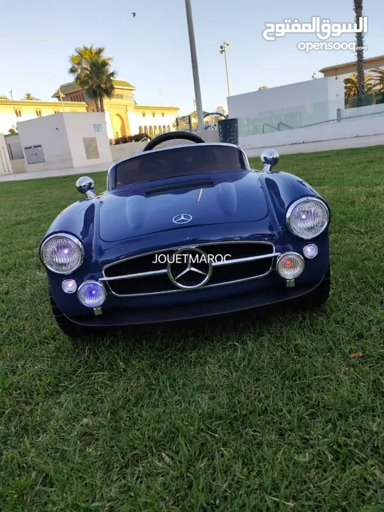 La voiture Mercedes Classic 300