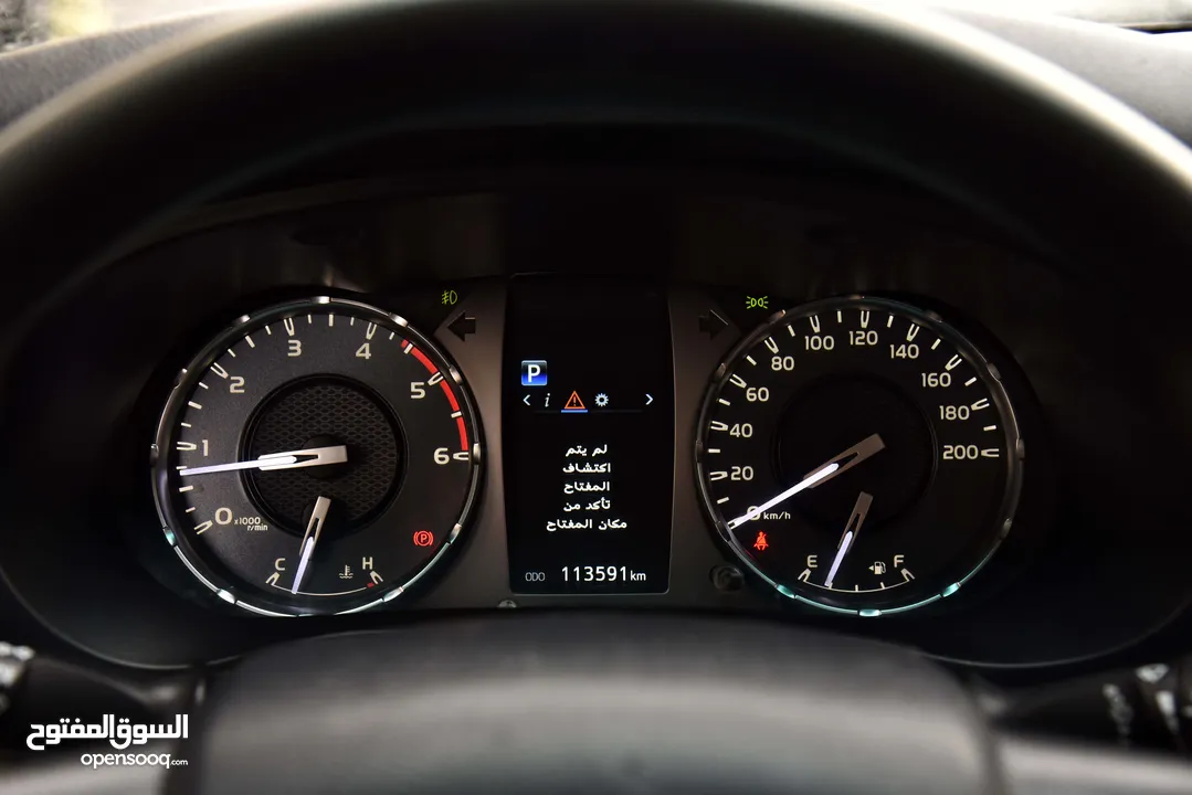 تويوتا هايلوكس SR5 أعلى صنف وبحالة الوكالة Toyota Hilux SR5 2021