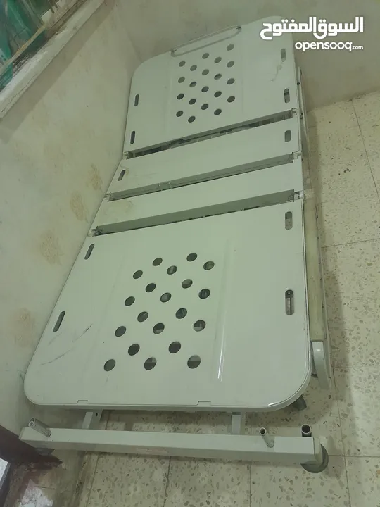 سرير طبي بحاله ممتازه