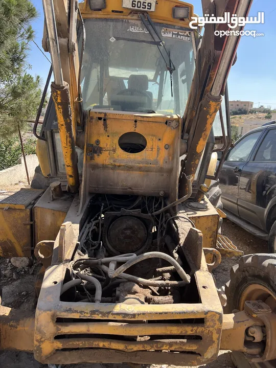 جرافه jcbللبيع بحاجه لماتور