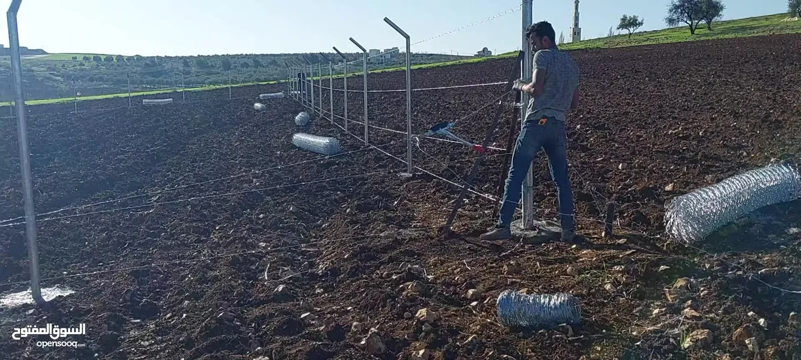 تشييك المزارع واستصلاح الأراضي الزراعيه