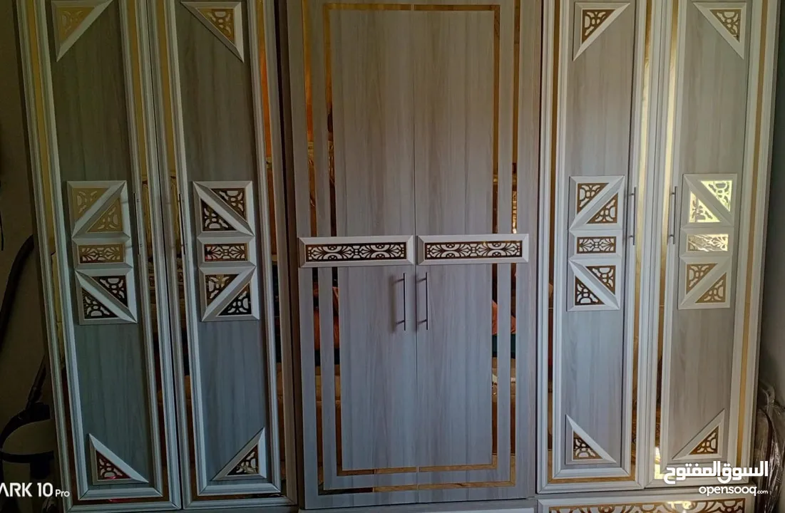 غرفه نوم عرسان للبيع استخدام 9شهور  سبب البيع للسفر