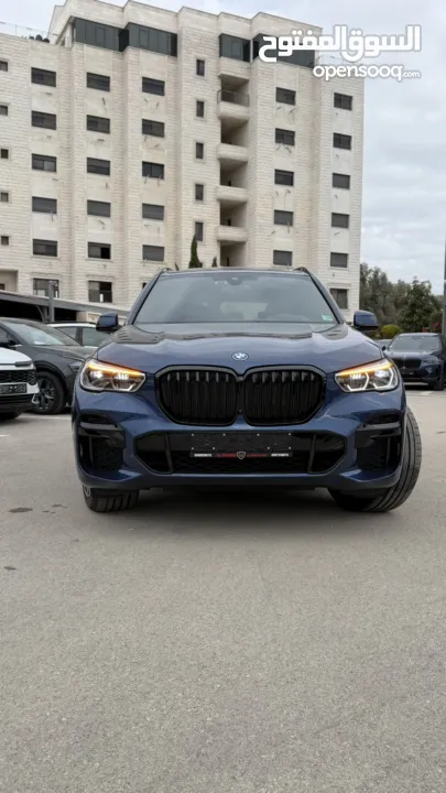 BMW X5 ترخيص 2022 ص محرك 3000 هايبرد plug in/يقطع على الشحنه 80 كيلو متر 399 حصان