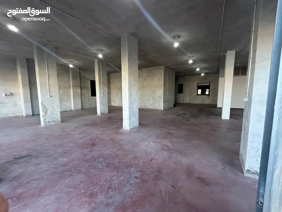 محلات ارتافع 4متر مساحه 300متر مربع