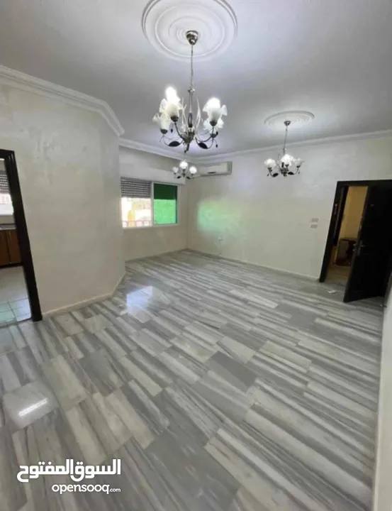 شقة مميزة في منطقة الجبيهة 3نوم