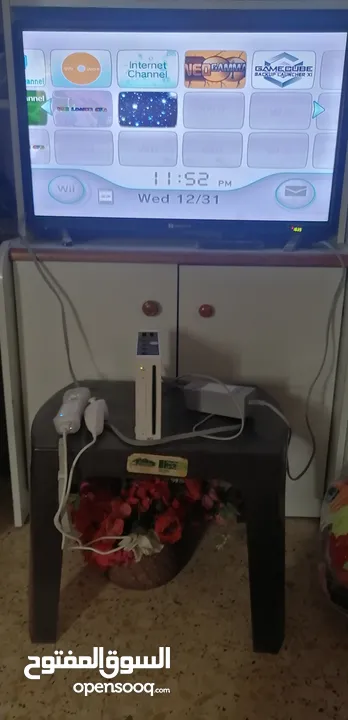 نوتيندو Wii شغالة فحص مع كامل محتوياته + ps2 شغال لكن بحاجة لصيانة للبيع بسعر جيد