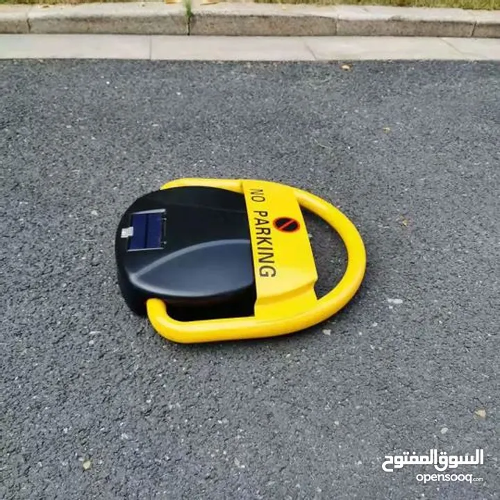 جهاز اصطفاف السيارة يعمل بالإستشعار و التحكم عن بعد من خلال ريموت كنترول للتحكم و يتميز بمقاومته للم