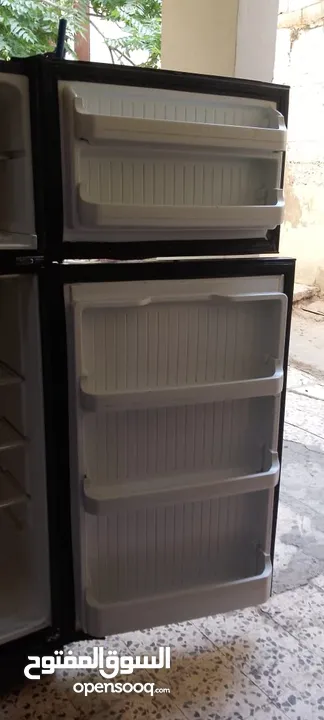 ثلاجه فيدريل مستعمله بحاله جيده فقط بحاجه الى غاز
