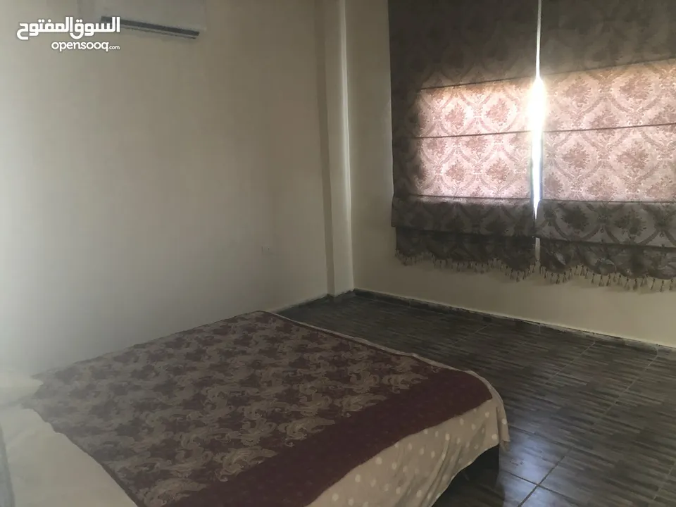 شاليه مساحة 800م منطقة الروضة قابل للبدل