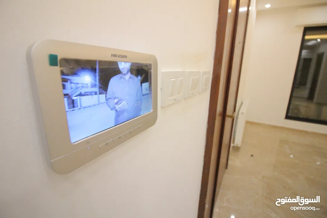 فيلا 460 متر لقطة في طريق المطار قرب جامعة الشرق الاوسط