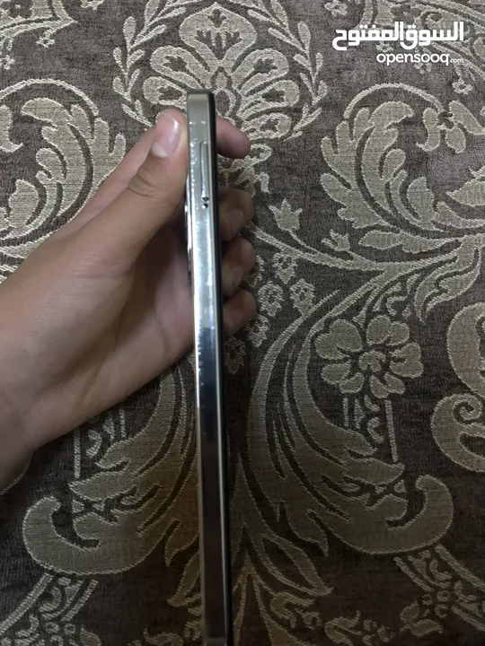 تلفون infinix hot 40i بحالة جيدا مع كرتونة وشاحن الاصلي +كفر