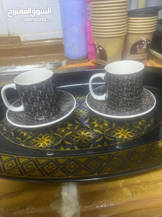 فناجين كؤوس وصحون