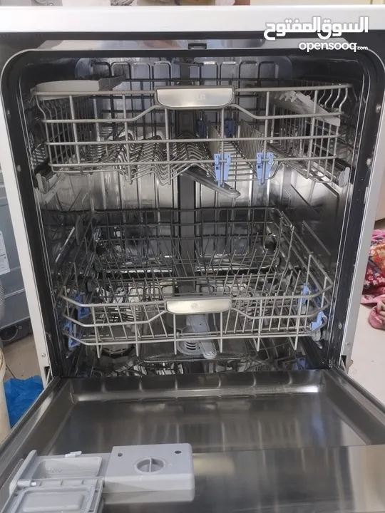 LG Dishwasher – Clean & Efficient – Great Condition
