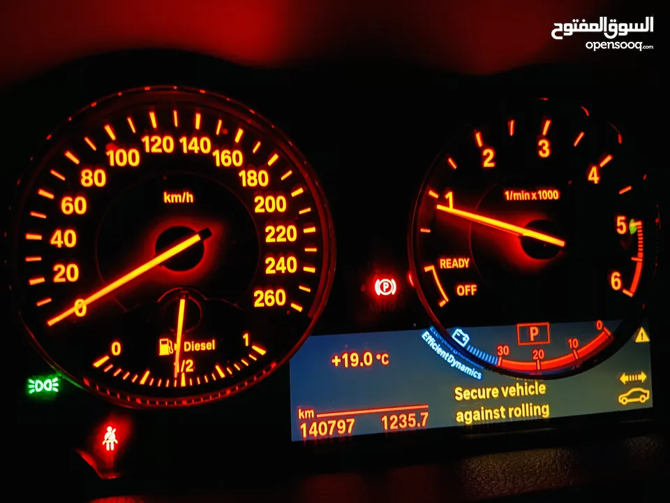 سيارة مميزة جداً، مُلفته للنظر،في رام الله BMW 218d 2017 , 7ركاب، محرك ديزل،2000 تيربو، اقتصادية