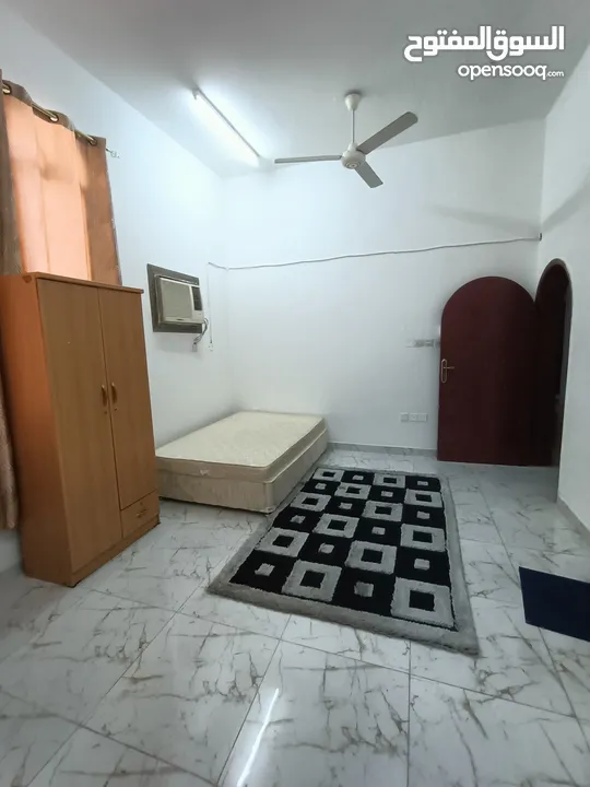 Ghubrah North room bathroom including bill بالغبره الشماليه غرفه وحمام ومطبخ مشترك قريب المنتزه