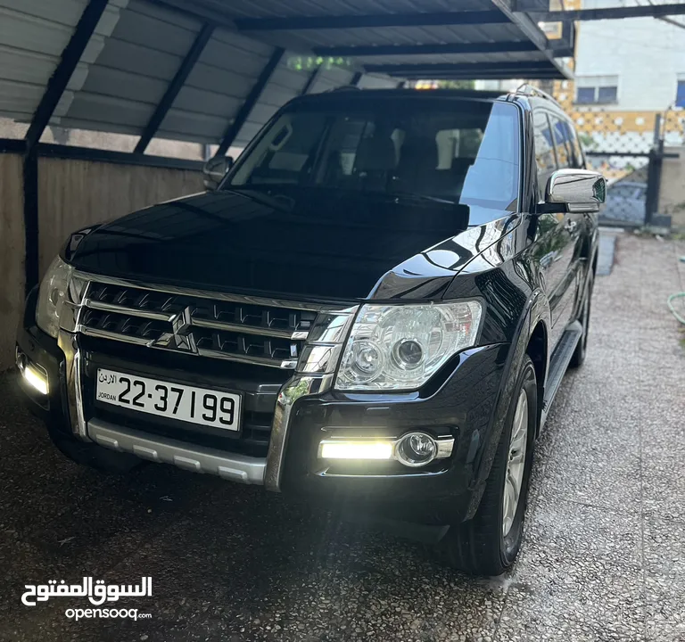 باجيرو 2016  GLS اسود 3800cc فل كامل فحص بحالة الوكالة