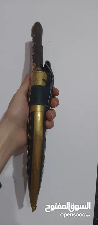 شبريه نيبال  طول 30سم تقريبا وزنها ممتاز                              ..........