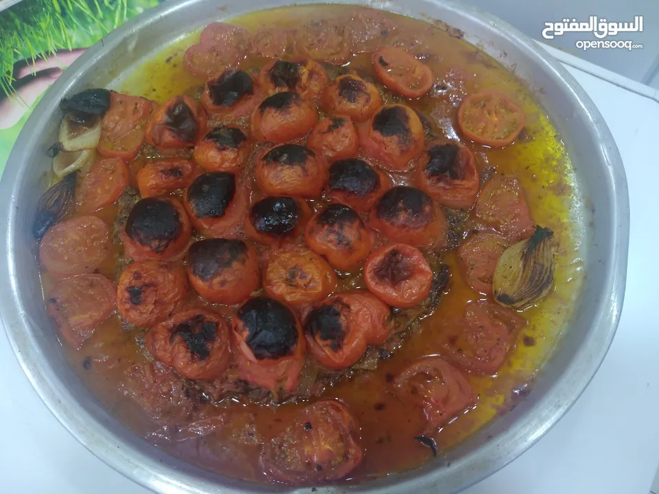 شيف شرقي وغربي وسلطات ابحث عن عمل خبرة في الاكل العربي والغربي والسلطات خبره اكثر من 15سنه