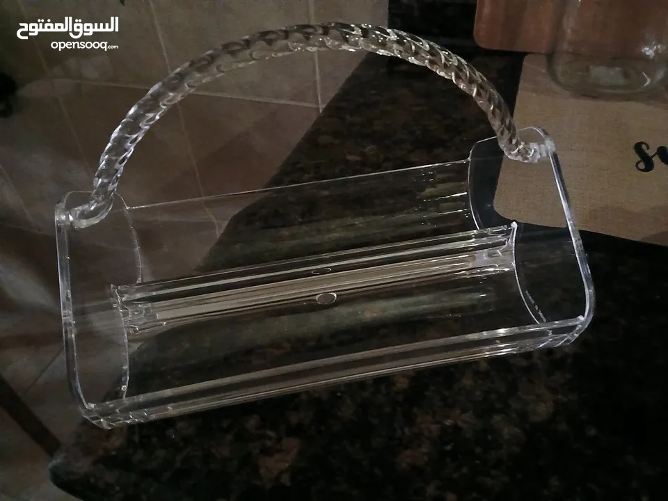 صينيه عدد 2 ستانليس ستيل ثقيلة بحال الجديد والاغراض اغلبها جديد غير مستعملة