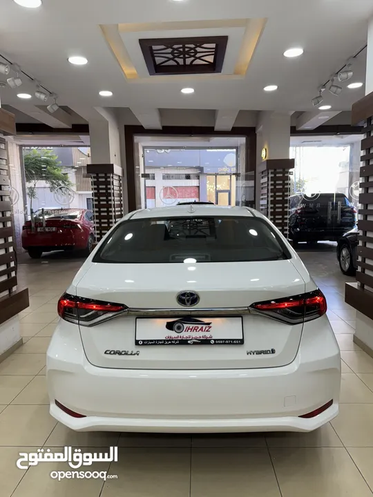 تويوتا كرولا 2022 محرك 1800 كهرباء وبنزين بقوة 170 حصان سياره اقتصاديه جداً ومميز