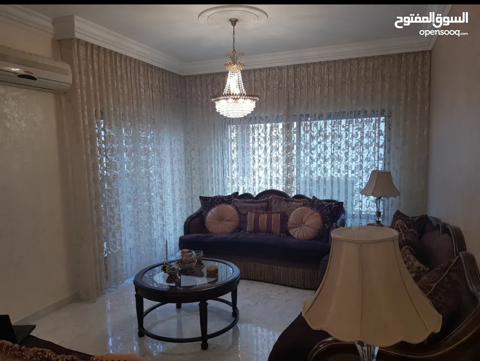 للبيع: طقم كنب صالون فاخر بمواصفات راقية وجودة عالية