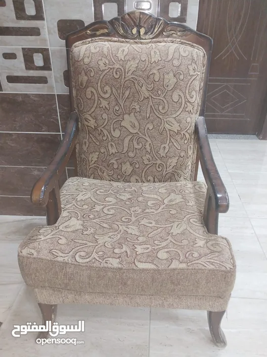طقم كنب للبيع قابل للتفاوض