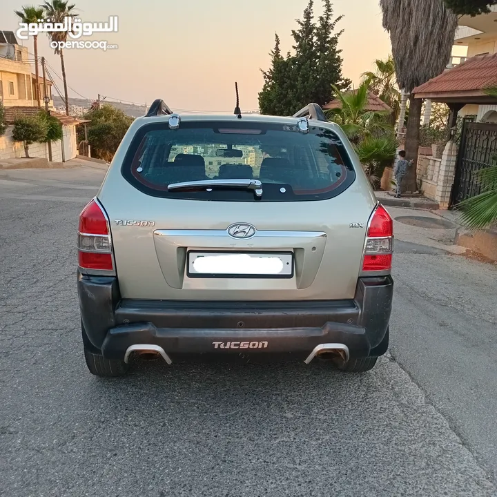 جيب هونداي توسان 2007 ديزل 20 صباب أوتوماتيك مع فتحة سقف