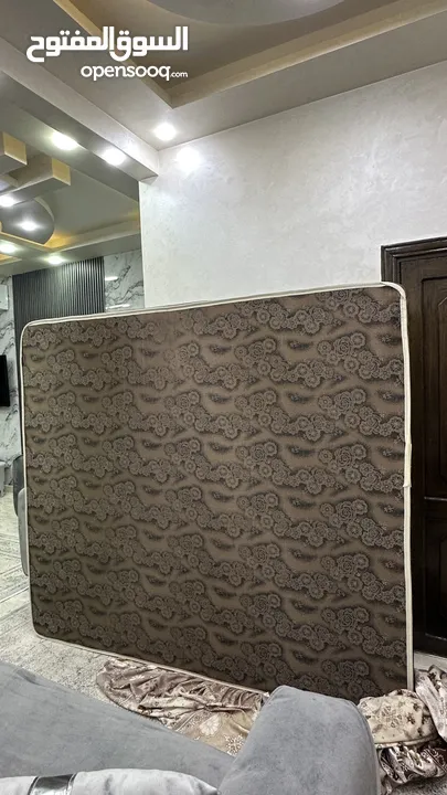 فرشة إسفنج للبيع