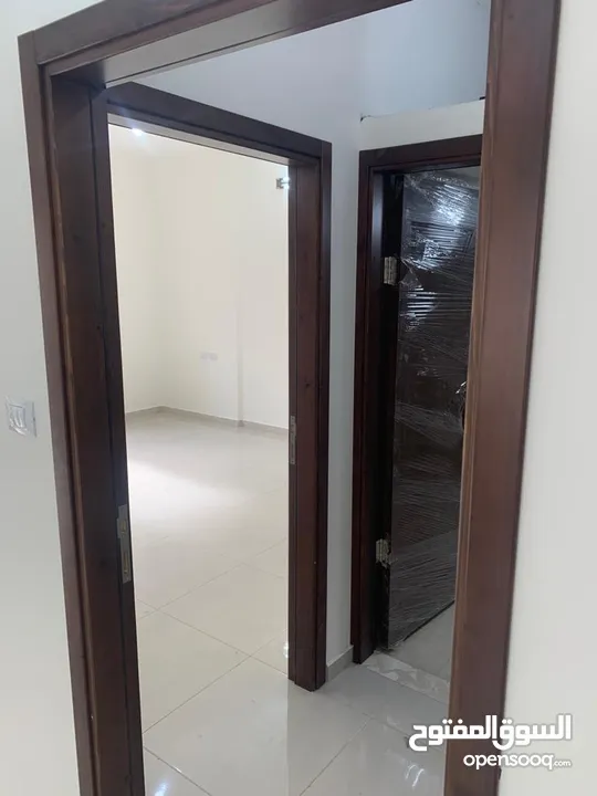 شقة طابو للبيع كاش فقط ، مشطبة جاهزة للسكن نابلس قرب الجامعة القديمة في المخفية الشارع الرئيسي