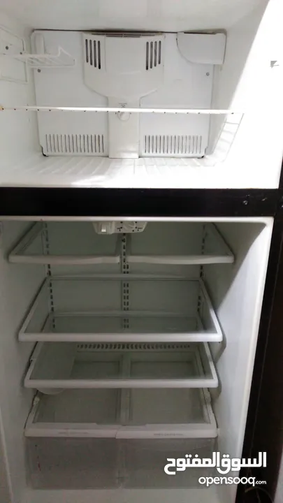 ثلاجه فريجدير امريكي عائليه وثلاجة عرض للبيع بسعر مغري جدا