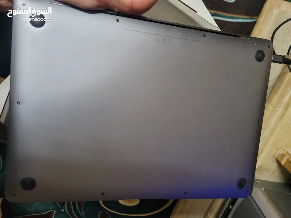 Mac book air 2020 screen broken