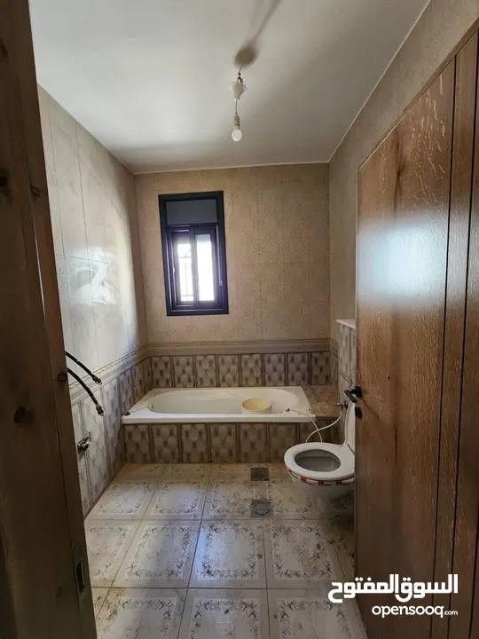 فلل للبيع في منطقة سردا